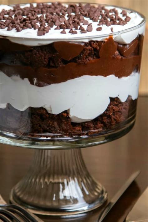 easy-chocolate-brownie-trifle-dessert-must-love-home image