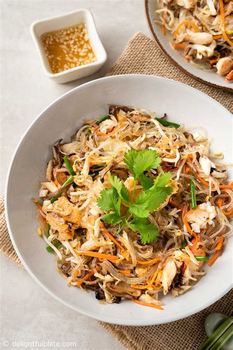 vietnamese-crab-cellophane-noodles-mien-xao-cua image