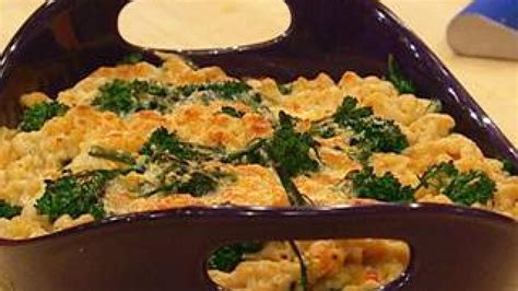 spicy-mac-and-3-cheeses-with-broccoli-rachael-ray image