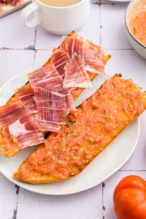 pan-con-tomate-spanish-tomato-bread image