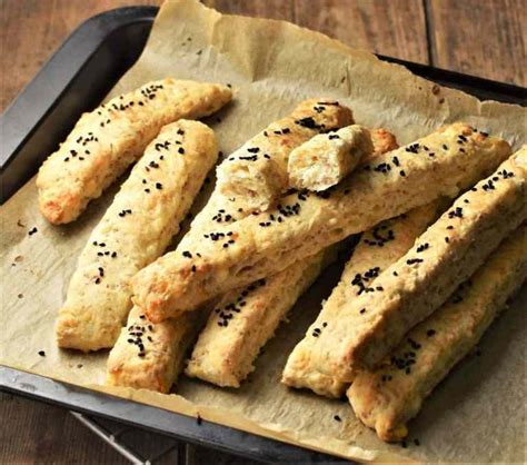 breadsticks-with-cheese-no-yeast-everyday-healthy image