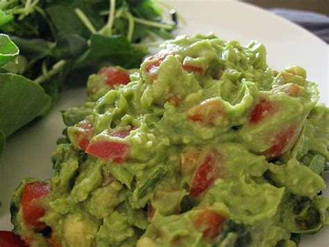 cool-as-a-cucumber-guacamole-the-full-helping image