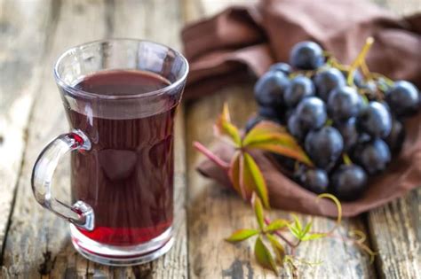how-to-make-sparkling-grape-juice-at-home-simply image