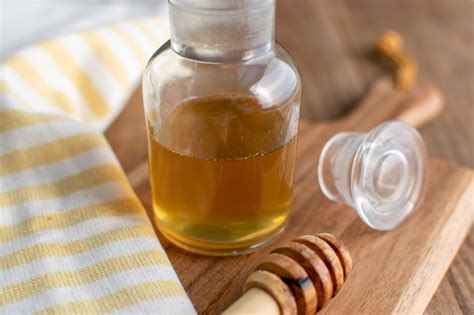 how-to-make-honey-simple-syrup-easy-recipe-sweet image