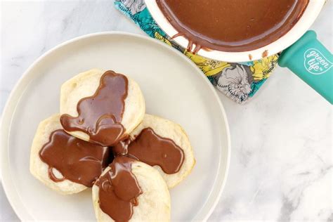 how-to-make-chocolate-gravy-like-a-southerner-taste image