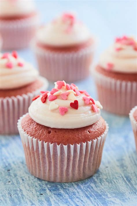 strawberry-cupcakes-with-strawberry-cream-cheese image