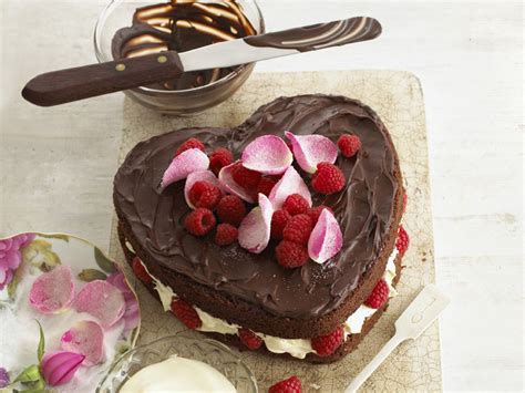 chocolate-heart-cake-annabel-karmel image