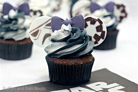 make-these-stormtrooper-cupcakes-for-a-star-wars image