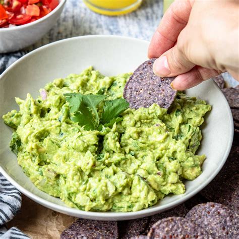 the-best-fresh-guacamole-recipe-moms-dinner image