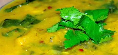 how-to-make-green-split-peas-dal-with-leftover-leafy image