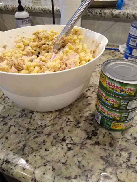 easy-and-cheap-tuna-noodle-casserole-recipe-story image