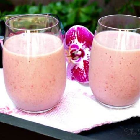 healthy-peanut-butter-berry-smoothie-the-foodie-affair image