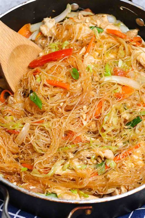 pad-woon-sen-thai-glass-noodles-stir-fry image