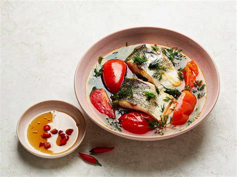 canh-chua-c-th-l-vietnamese-fish-soup-with-tomato image