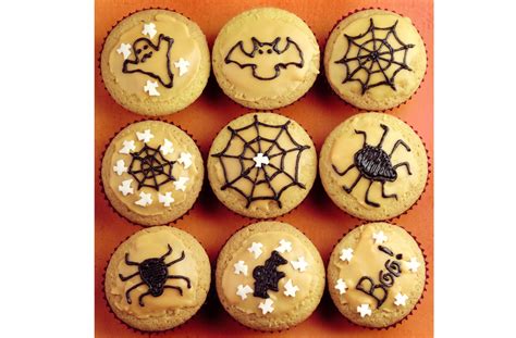 16-easy-halloween-cupcake-recipes-and-ideas image