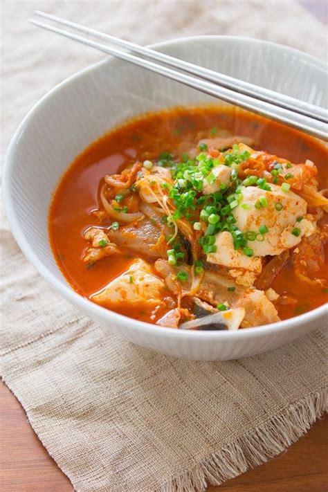 kimchi-jjigae-recipe-kimchi-stew image