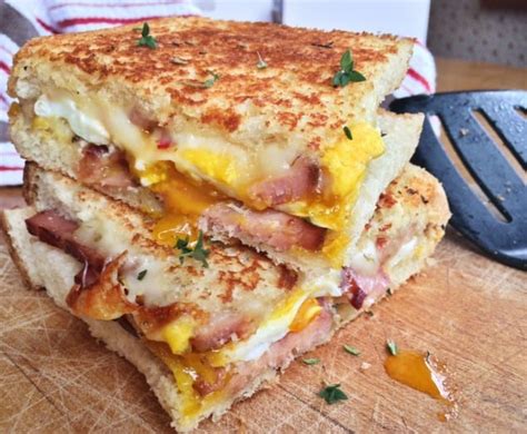 grilled-pepper-jack-cheese-sandwich-with-egg-and-ham image