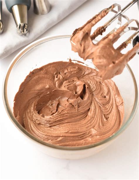 vegan-chocolate-frosting-dairy-free-the-conscious image