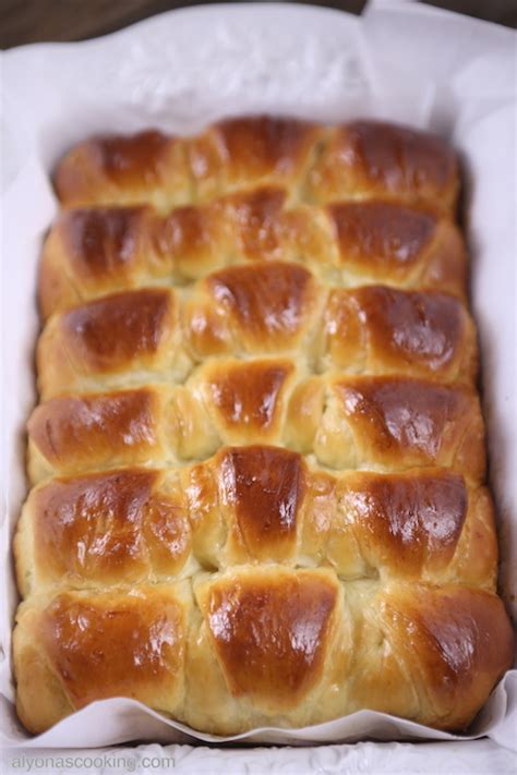 ukrainian-bulochki-recipe-filled-sweet-buns image
