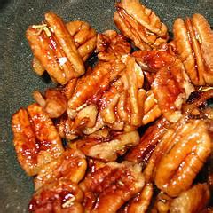 old-fashioned-roasted-pecans-on-bakespacecom image
