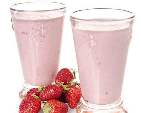 strawberry-banana-smoothie-recipe-the-spruce-eats image