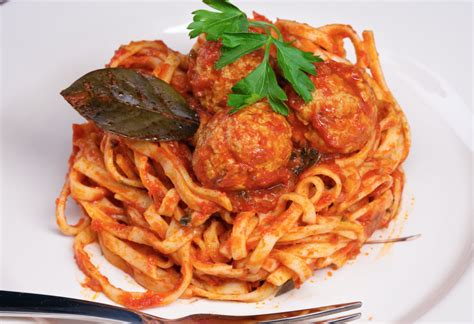 meatballs-with-spaghetti-fatgirlskinnynet-slimming image