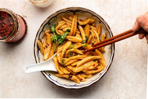 quick-garlic-chili-oil-noodles-lao-gan-ma-noodles image