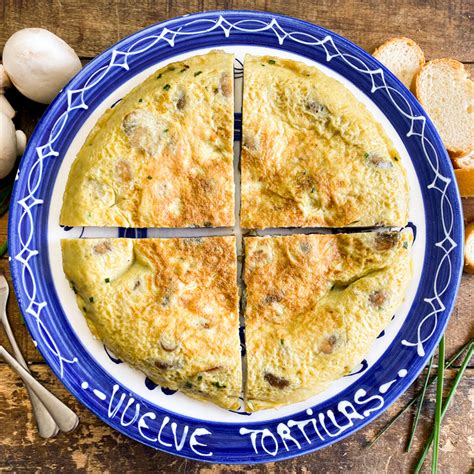 how-to-make-an-amazing-mushroom-omelette-spain image