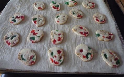 cherry-walnut-shortbread-cookies-bakersbeans image