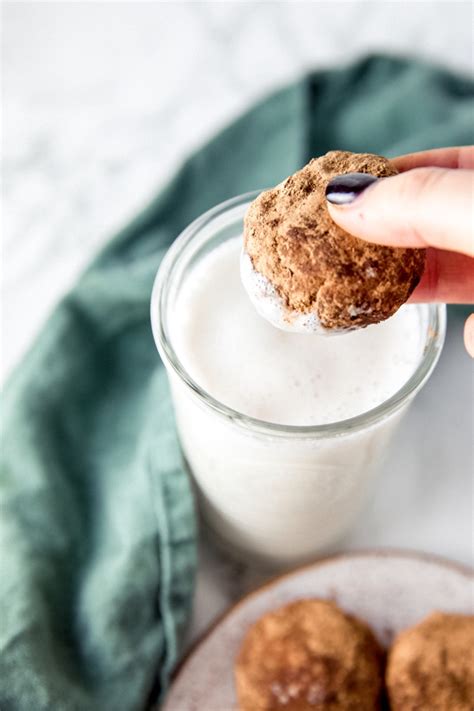5-ingredient-paleo-almond-milk-cookies-unbound image