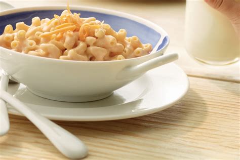 nice-easy-one-pot-macaroni-cheese-canadian image