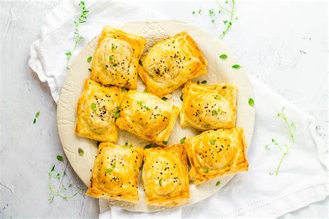 cheese-onion-rolls-happy-veggie-kitchen image