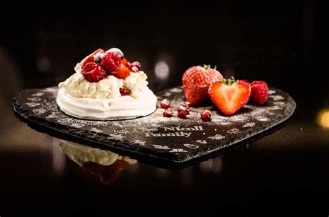 meringue-with-fresh-fruits-recipe-afternoon-baking image