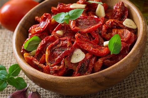 herbed-sun-dried-tomatoes-in-oil-readers-digest image