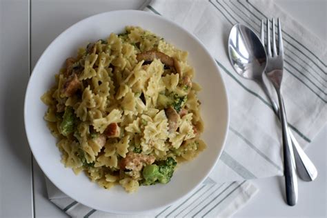 creamy-chicken-broccoli-and-mushroom-pasta image
