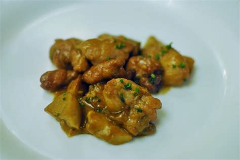 mollejas-salteadas-sauteed-sweetbreads-in-parsley-and image