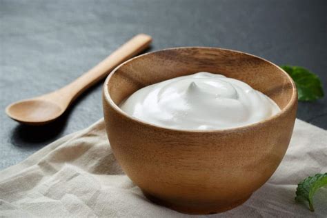 12-best-substitutes-for-greek-yogurt-substitute-cooking image