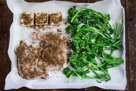 zaatar-chicken-or-tofu-with-green-tahini-sauce image