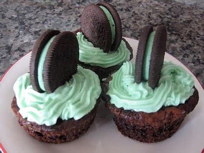 cool-mint-oreo-brownie-cupcakes-by-cooking-with image