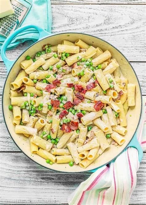 one-pot-creamy-alfredo-pasta-with-bacon-and-peas image