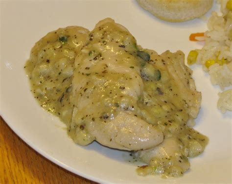 hot-eats-and-cool-reads-garlic-chicken-and-gravy image