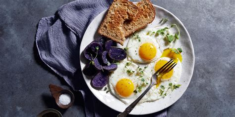 how-to-make-the-perfect-fried-egg-every-time-self image