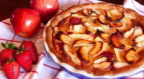 strawberry-apple-pie-giangis-kitchen image