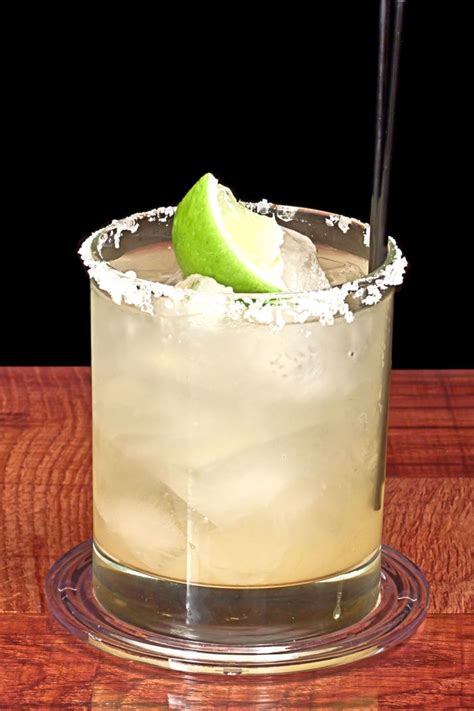 tequila-and-tonic-a-refreshing-bubbly-cocktail-mix image