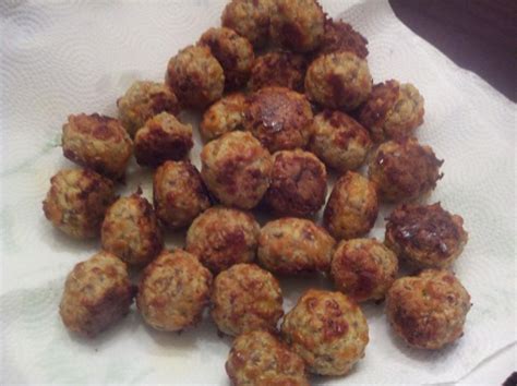 low-carb-sausage-balls-recipe-traveling-low-carb image
