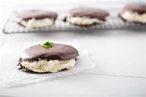 peppermint-patty-cakes-we-eat-live-do-well image