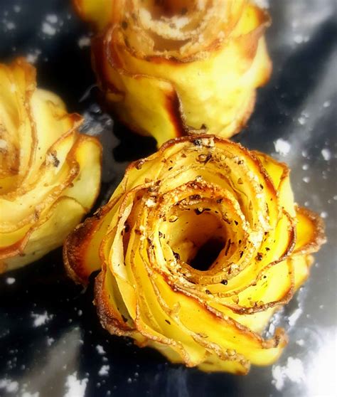 crispy-potato-roses-recipe-by-archanas-kitchen image