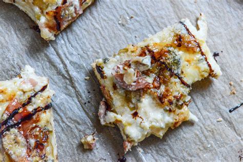 caramelized-pear-prosciutto-blue-cheese-pizza image
