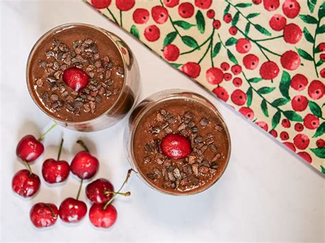 easy-chocolate-cherry-smoothie image