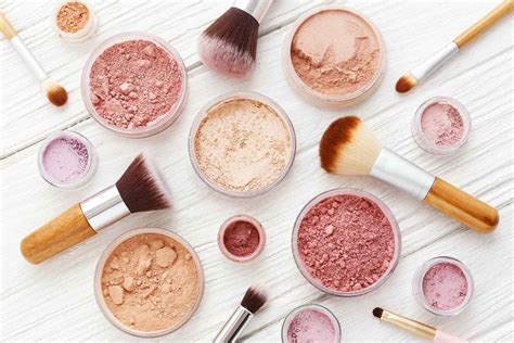how-to-make-blush-5-recipes-for-an-all-natural-glow image